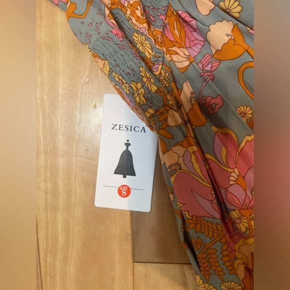 Zessica Tie top floral dress. New with tags. Size small. - Picture 2 of 4